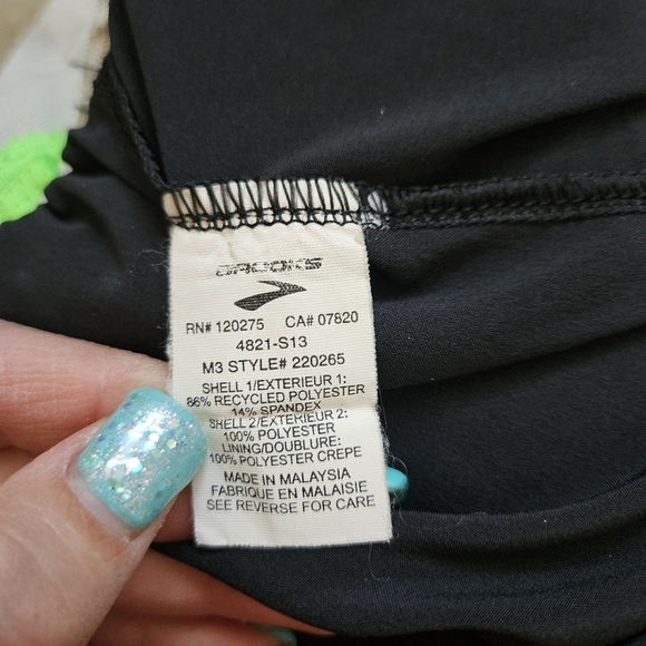 Brooks Women's Black and Green Running Shorts M - Picture 7 of 8